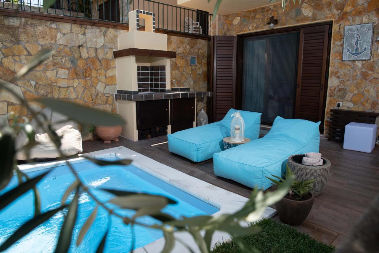 Dandy Villas Nea Roda - Melodic Waves - Private - Pool - Parking - Cellar Dış mekan fotoğraf