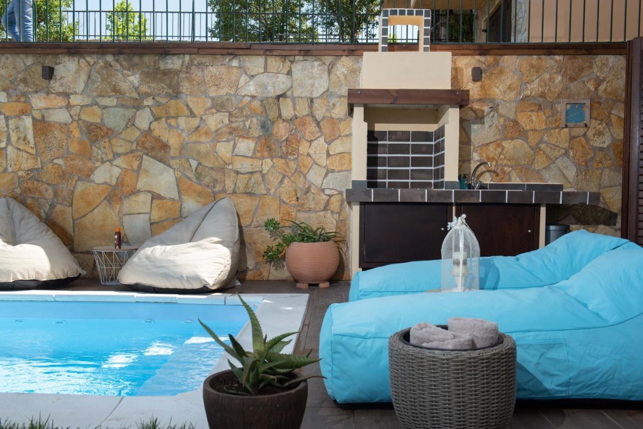 Dandy Villas Nea Roda - Melodic Waves - Private - Pool - Parking - Cellar Dış mekan fotoğraf