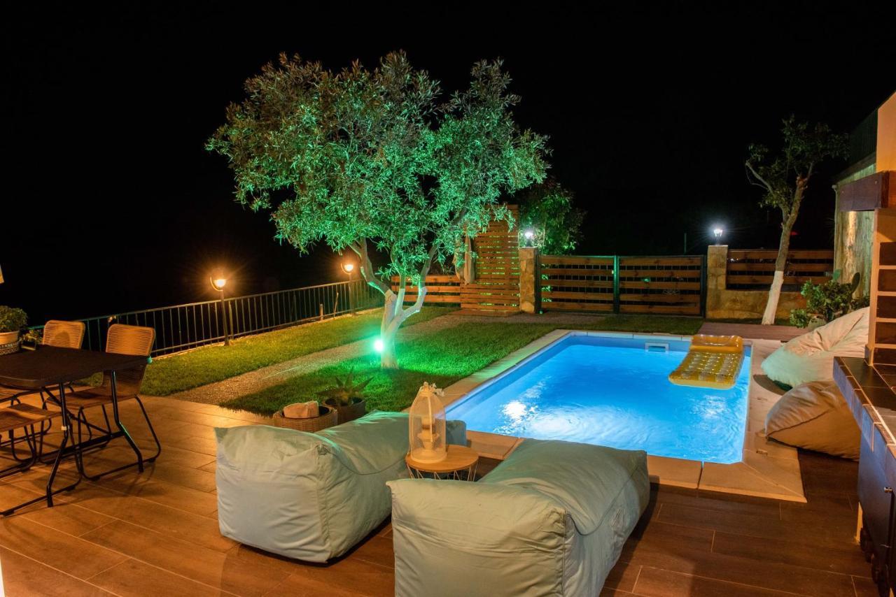 Dandy Villas Nea Roda - Melodic Waves - Private - Pool - Parking - Cellar Dış mekan fotoğraf