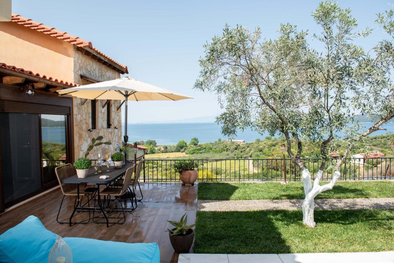 Dandy Villas Nea Roda - Melodic Waves - Private - Pool - Parking - Cellar Dış mekan fotoğraf