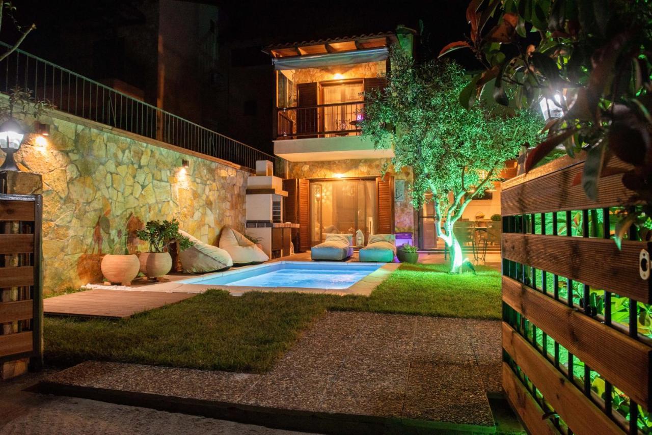 Dandy Villas Nea Roda - Melodic Waves - Private - Pool - Parking - Cellar Dış mekan fotoğraf