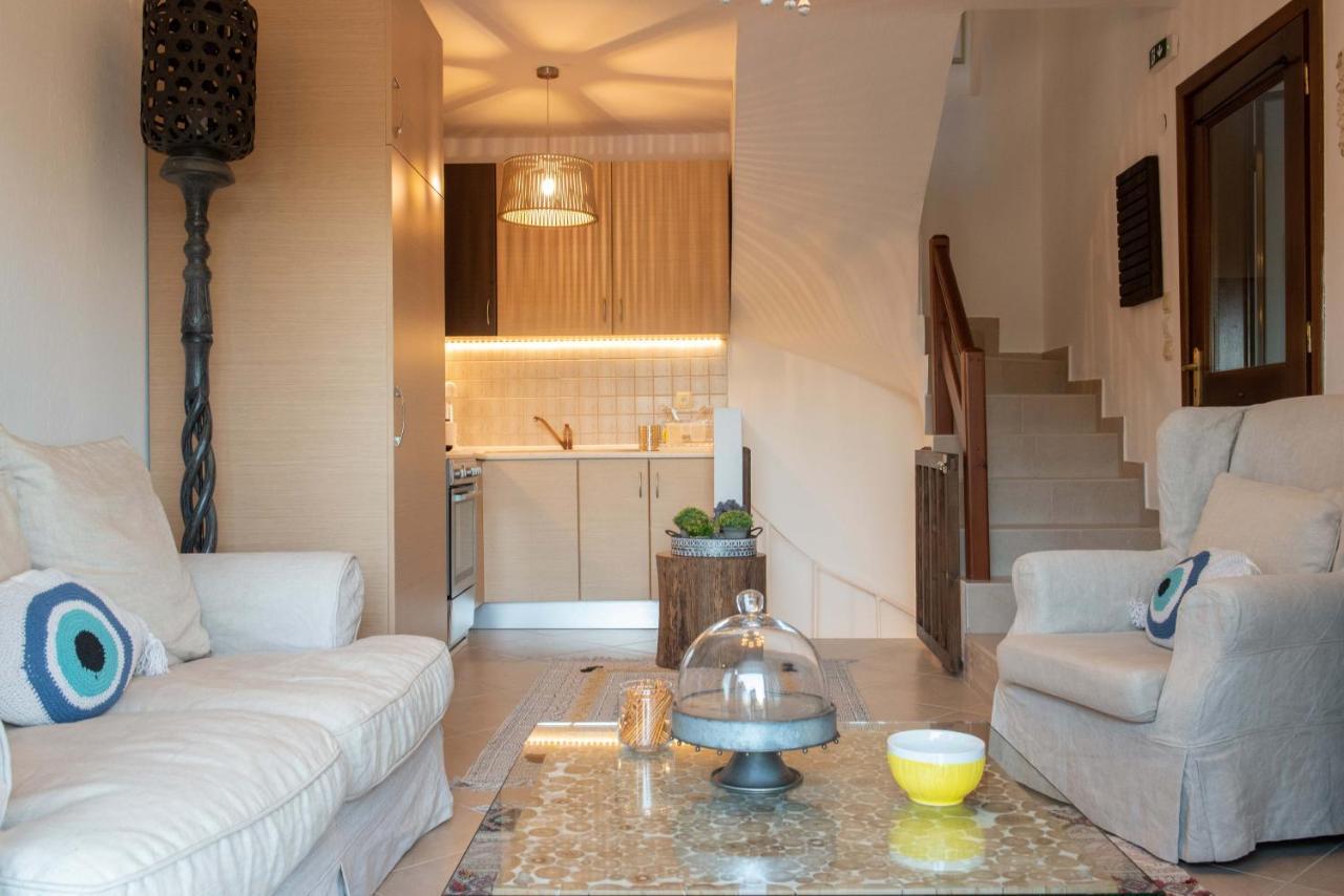 Dandy Villas Nea Roda - Melodic Waves - Private - Pool - Parking - Cellar Dış mekan fotoğraf